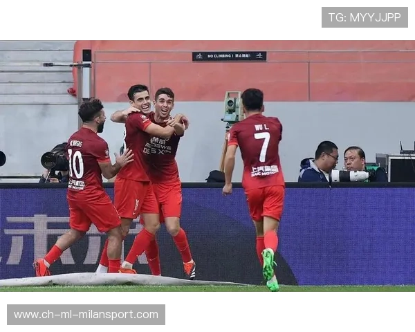 上海海港精准起球让对方毫无招架能力 上海海港精准起球让对方毫无招架能力