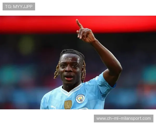 曼城反复利用边路撕裂防线，多库抽射未果