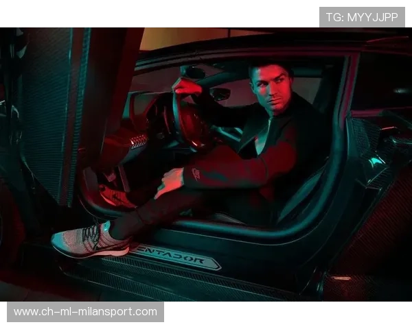 C罗参加时尚周秀场，惊艳全场时尚圈