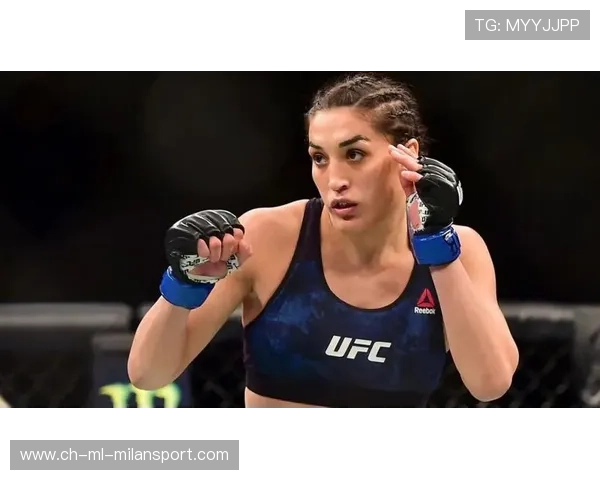 UFC女拳手赛后直接求婚:勇敢的爱情,令人动容的瞬间